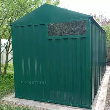 Металлический хозблок для дачи: надёжное хранение садового инвентаря